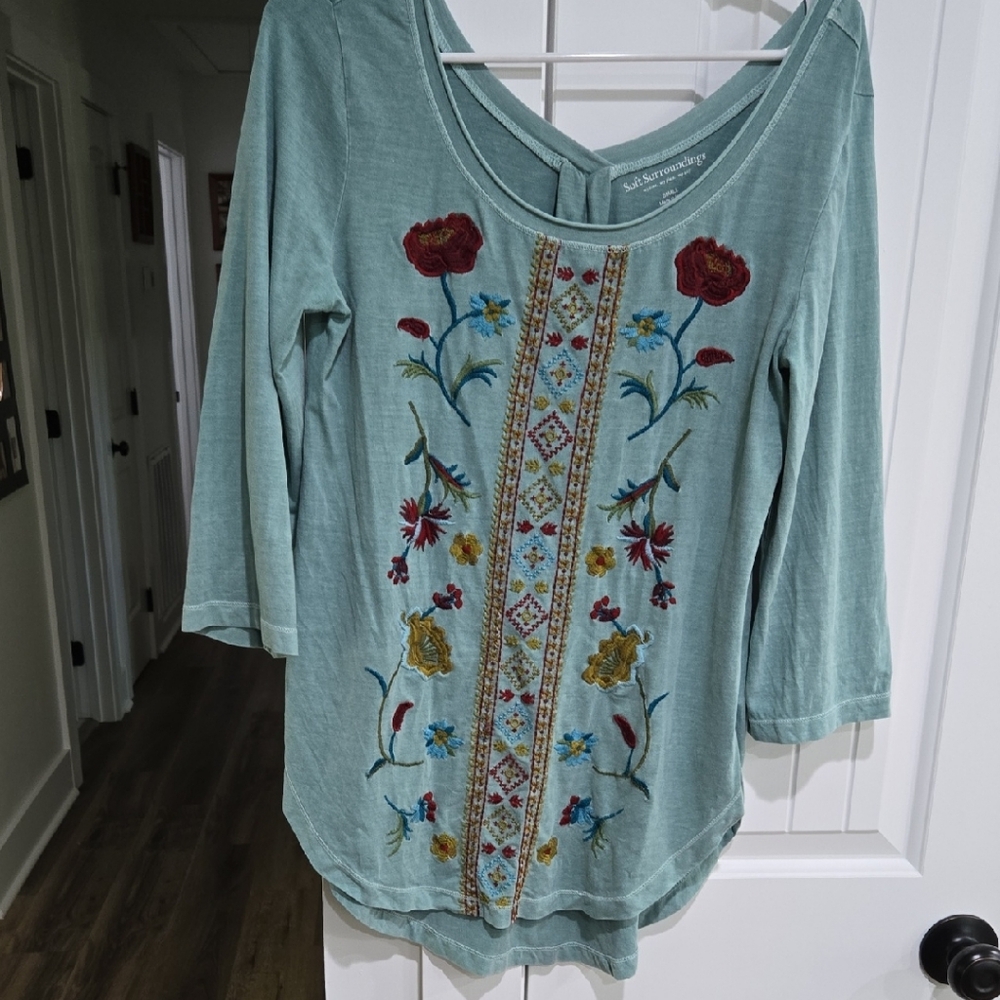 Soft Surroundings Floral Embroidered Tunic in Green